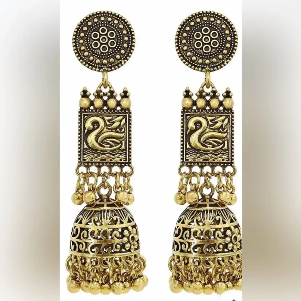 Beautiful  bell tassel earrings so much detail . Really unique.